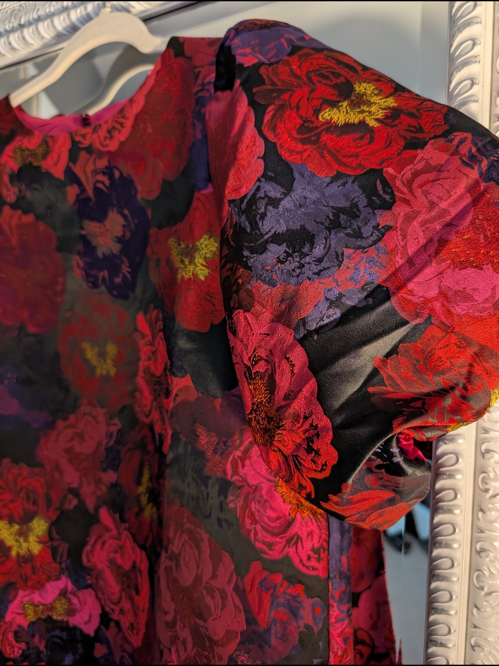 NWT Floral Jacquard Puff-Sleeve Blouse - Red Multi Small